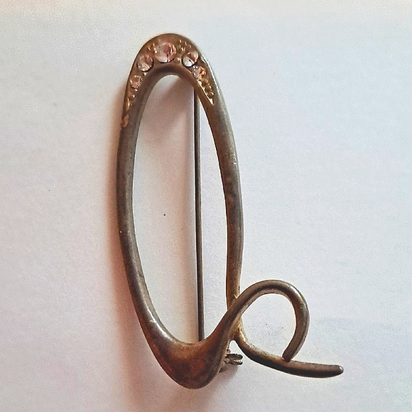 Elegant Gold Brooch with Rhinestones - Picture 2 of 8